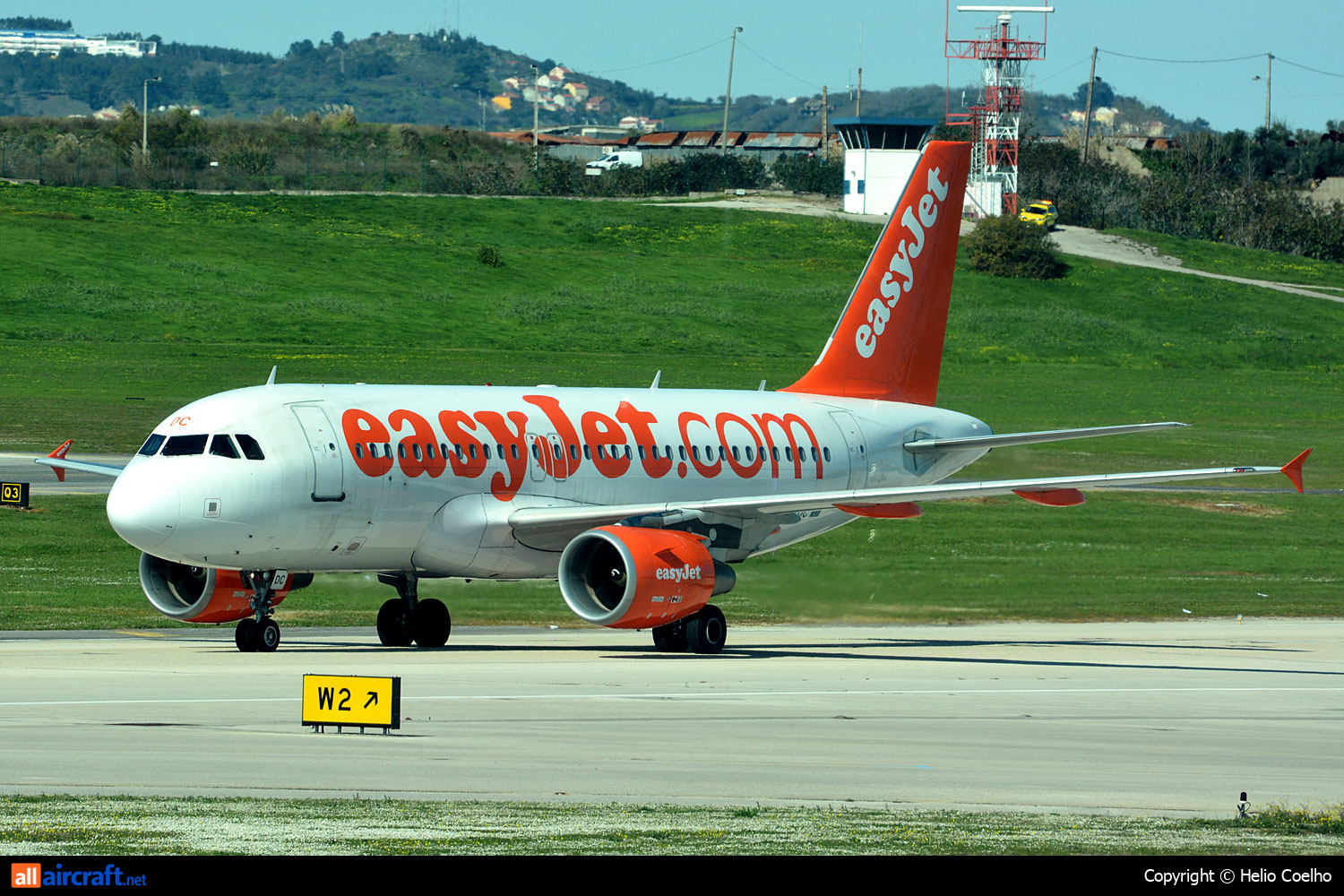 G-EZDC · Airbus A319-111 · (LIS / LPPT)