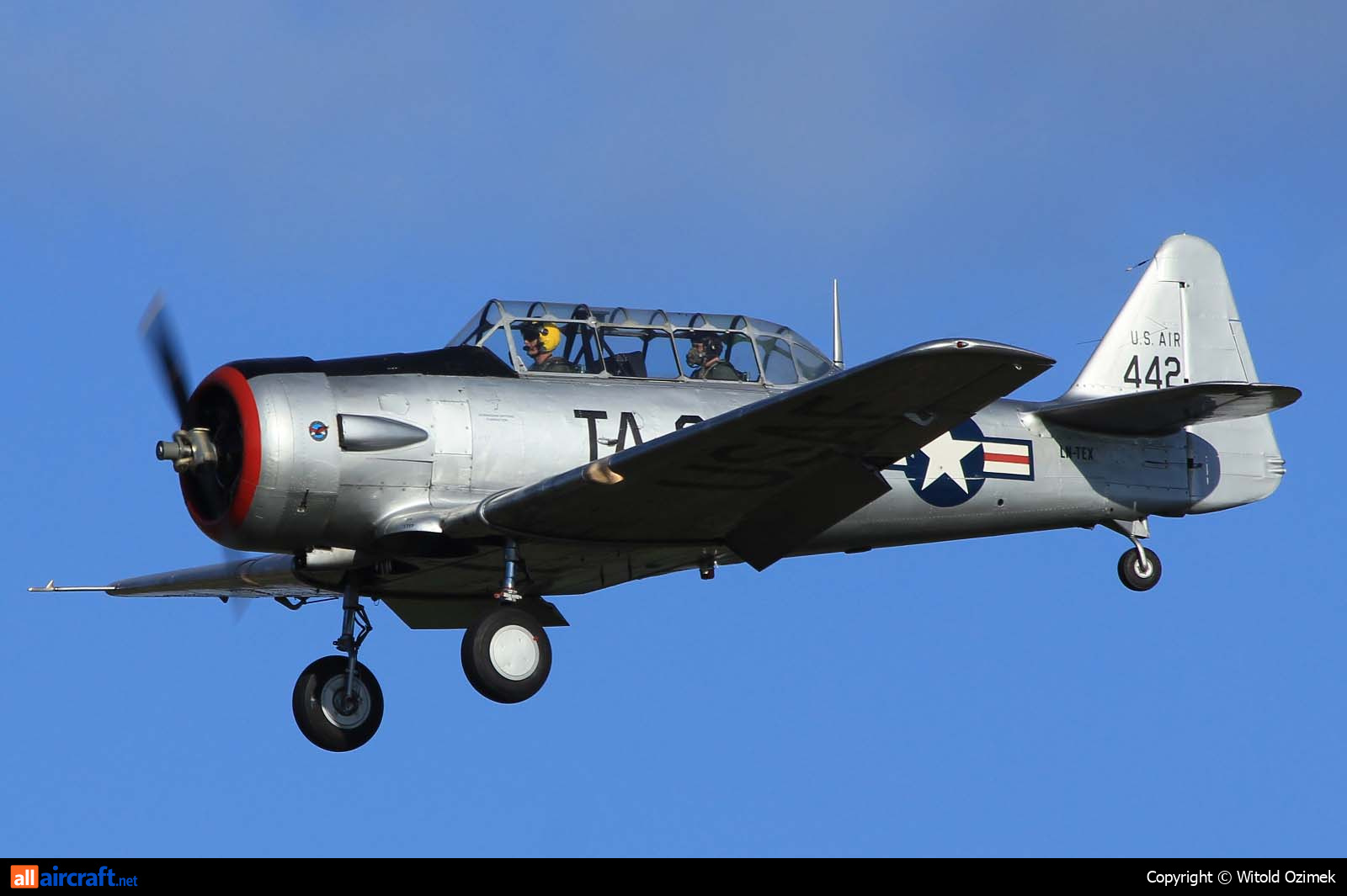 LN-TEX · North American T-6 Harvard · (SVG / ENZV)