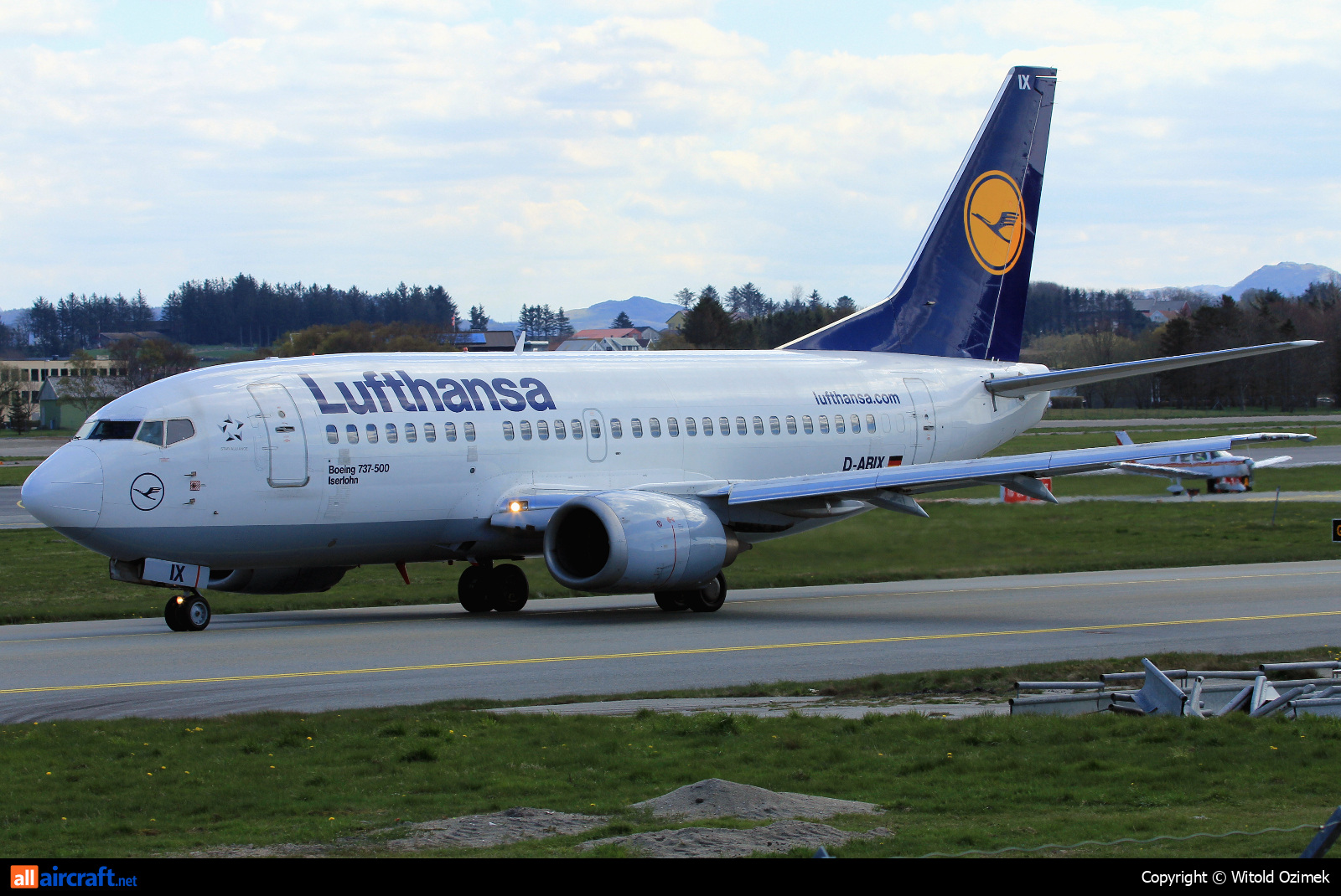 D-ABIX · Boeing 737-530 · (SVG / ENZV)