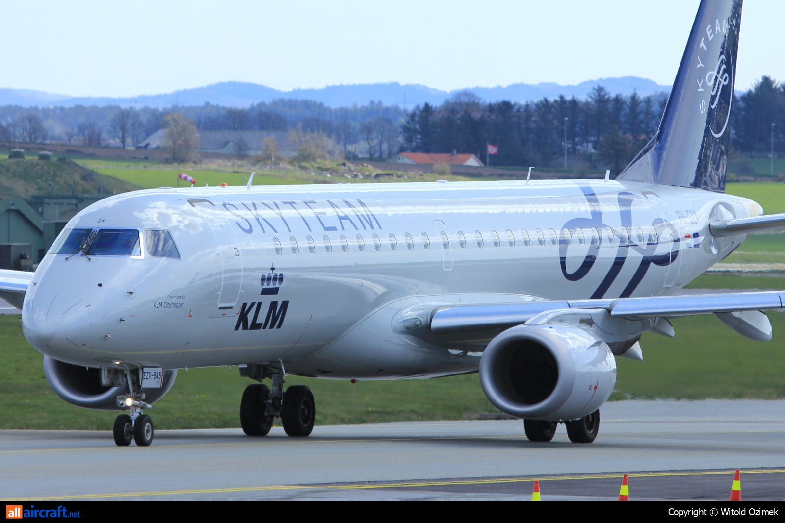 PH-EZX · Embraer 190-100STD · (SVG / ENZV)