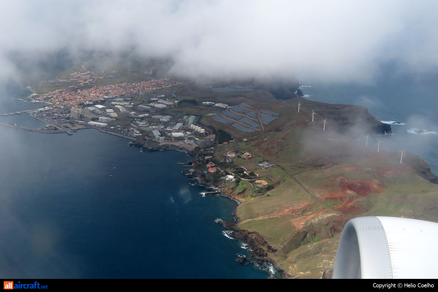 CS-TNW · Airbus A320-214 · -