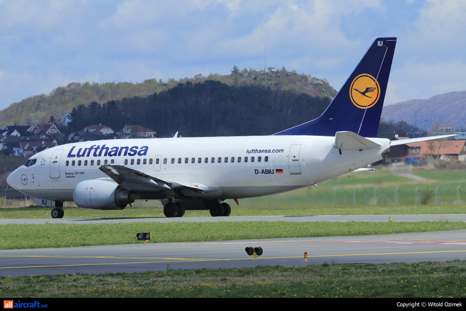 D-ABIU · Boeing 737-530 · (SVG / ENZV)