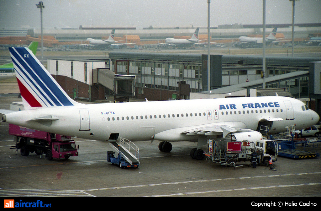 F-GFKX · Airbus A320-211 · (LHR / EGLL)