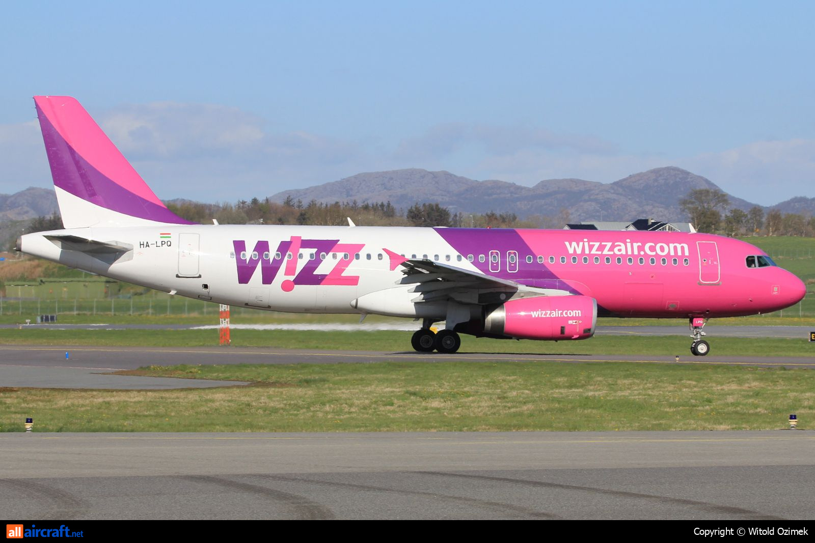 HA-LPQ · Airbus A320-232 · (SVG / ENZV)