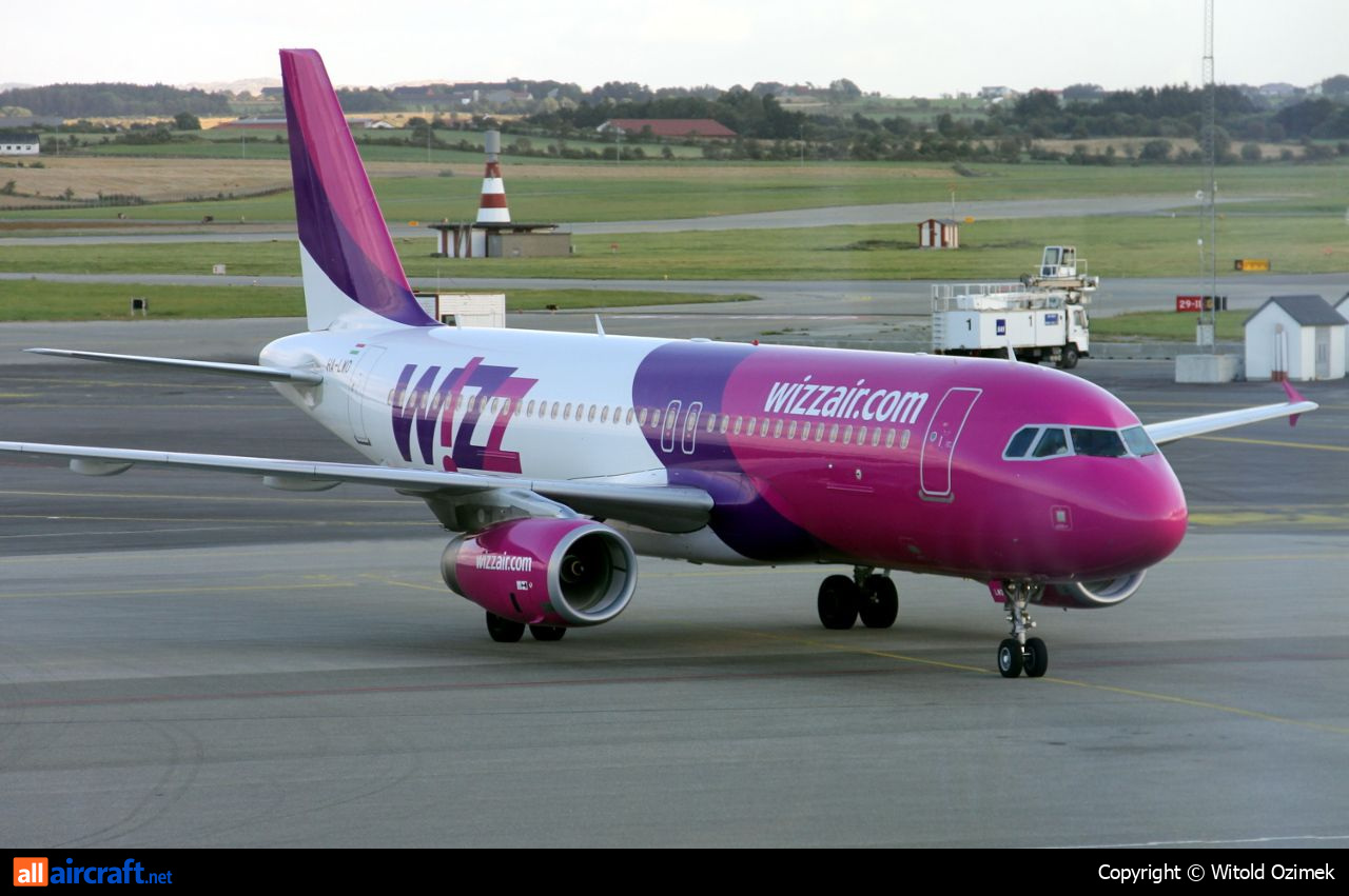 HA-LWO · Airbus A320-232 · (SVG / ENZV)