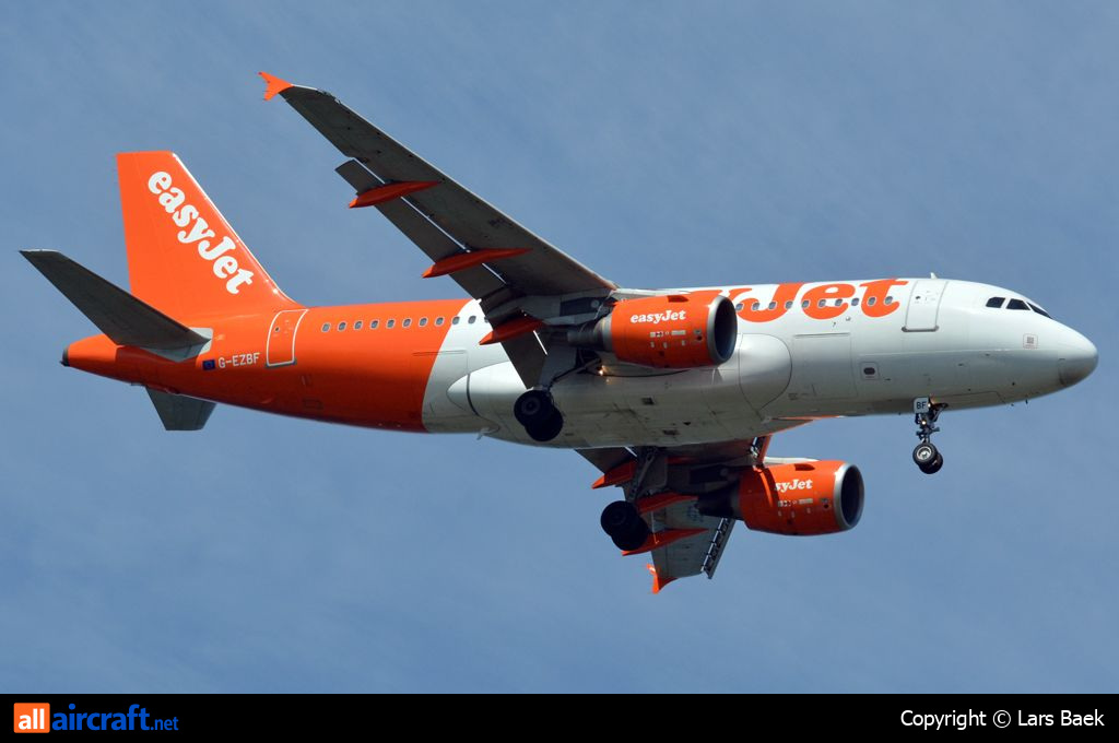 G-EZBF · Airbus A319-111 · (CPH / EKCH)