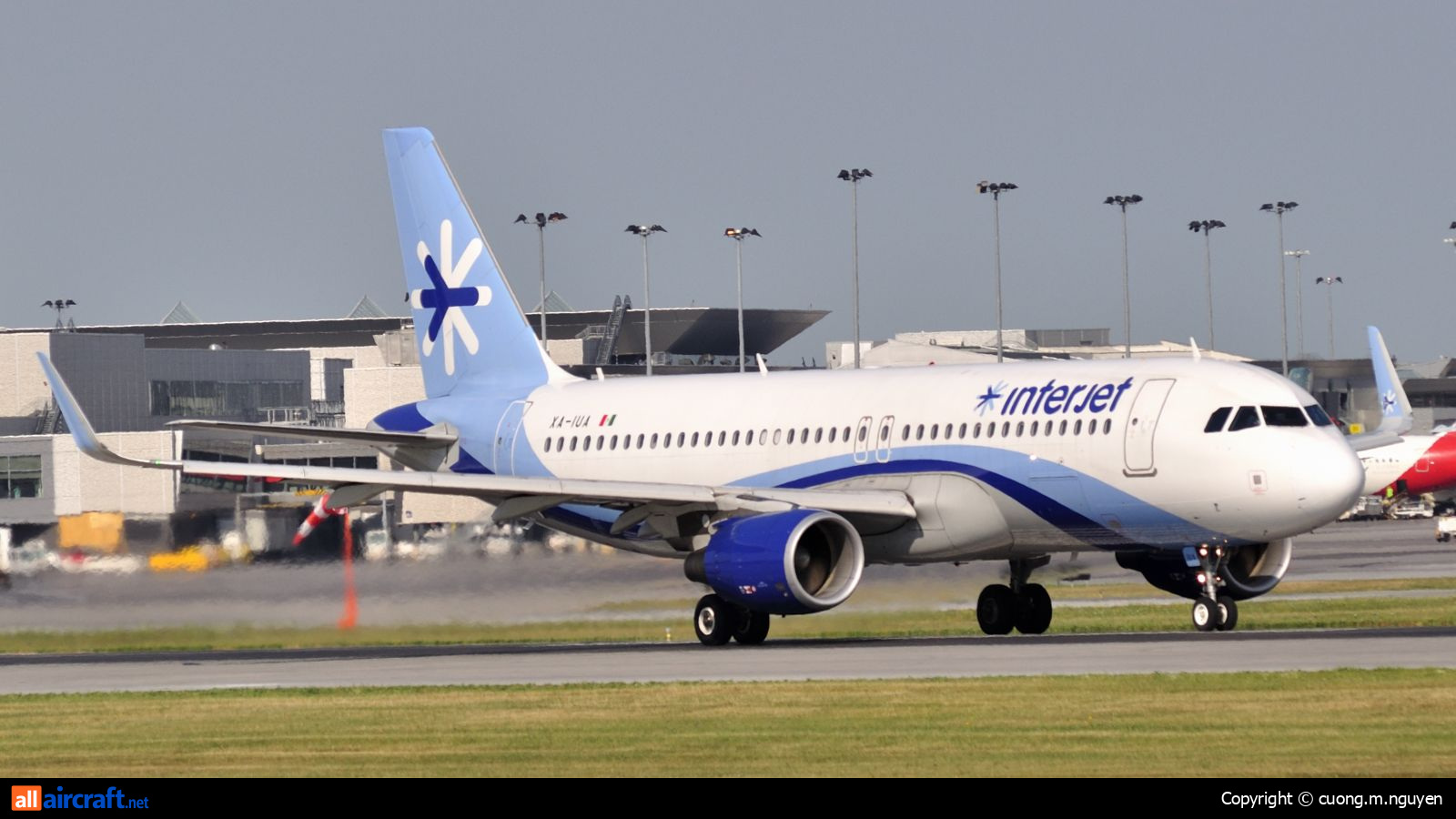XA-IUA · Airbus A320-214 · (YUL / CYUL)