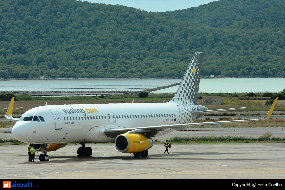 EC-MQE · Airbus A320-232(WL) · (IBZ / LEIB)