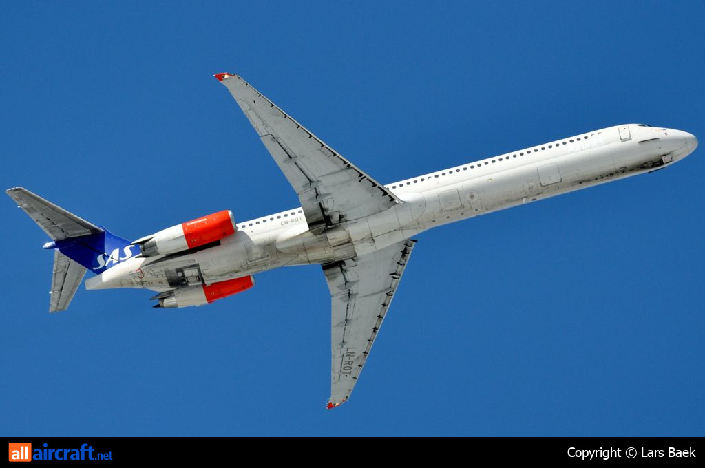 LN-ROT · McDonnell Douglas MD-82 · (MAN / EGCC)