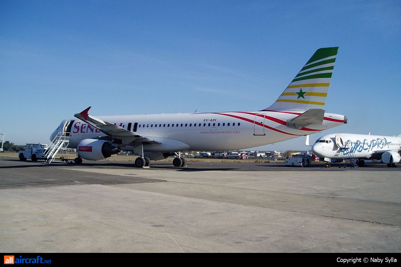 6V-AIH · Airbus A320-214 · -