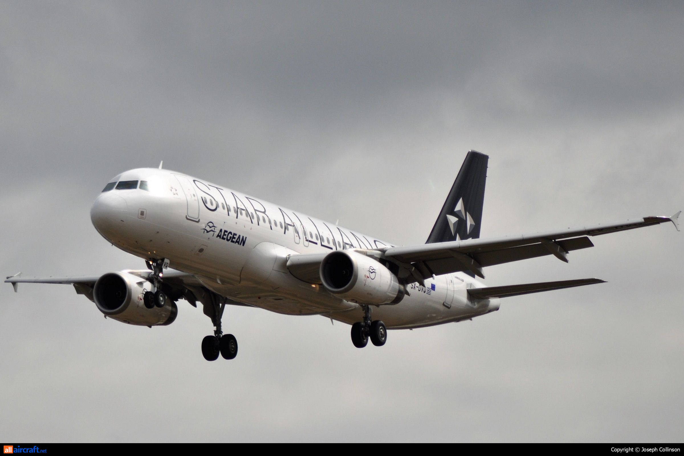 SX-DVQ · Airbus A320-232 · (LHR / EGLL)