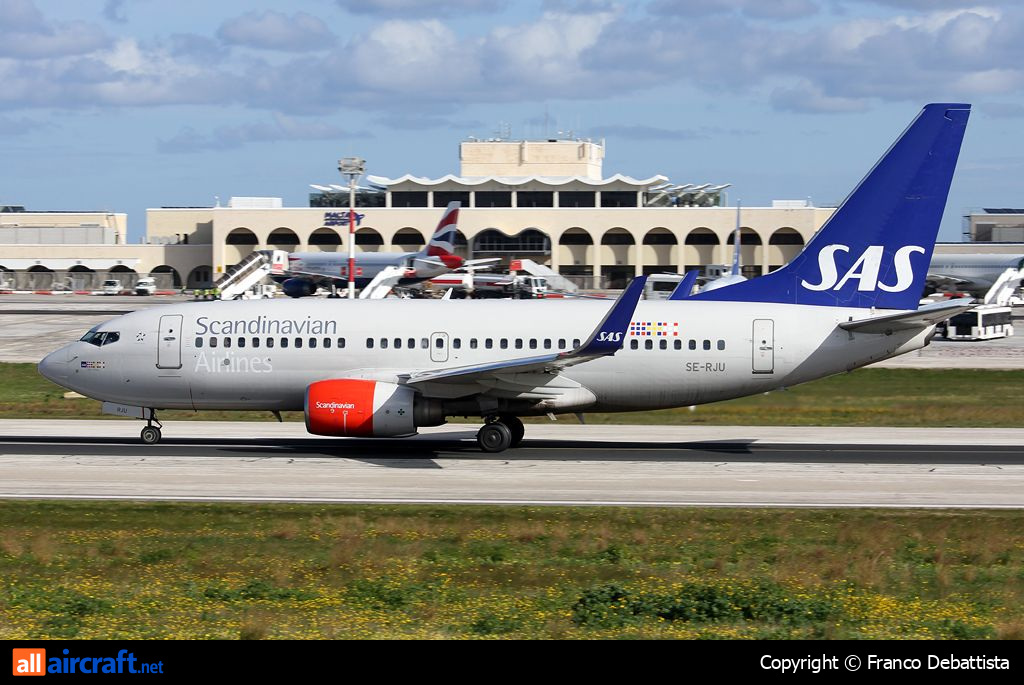 SE-RJU · Boeing 737-76N(WL) · (MLA / LMML)