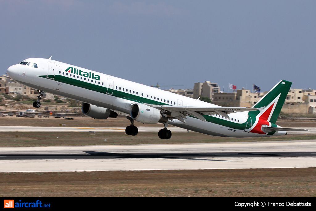 I-BIXN · Airbus A321-112 · (MLA / LMML)