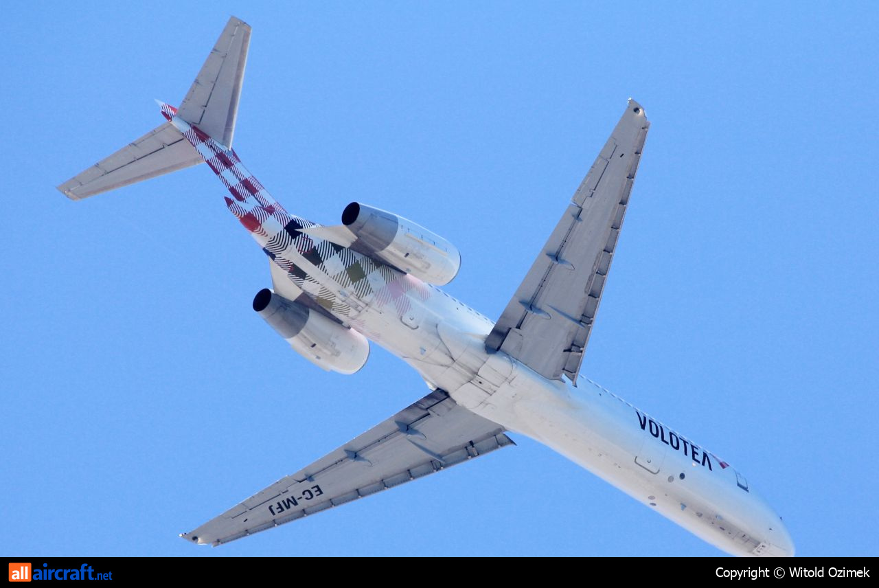 EC-MFJ · Boeing 717-2CM · (HER / LGIR)