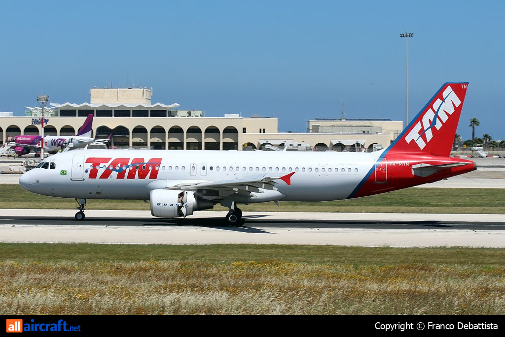 PR-MYN · Airbus A320-214 · (MLA / LMML)
