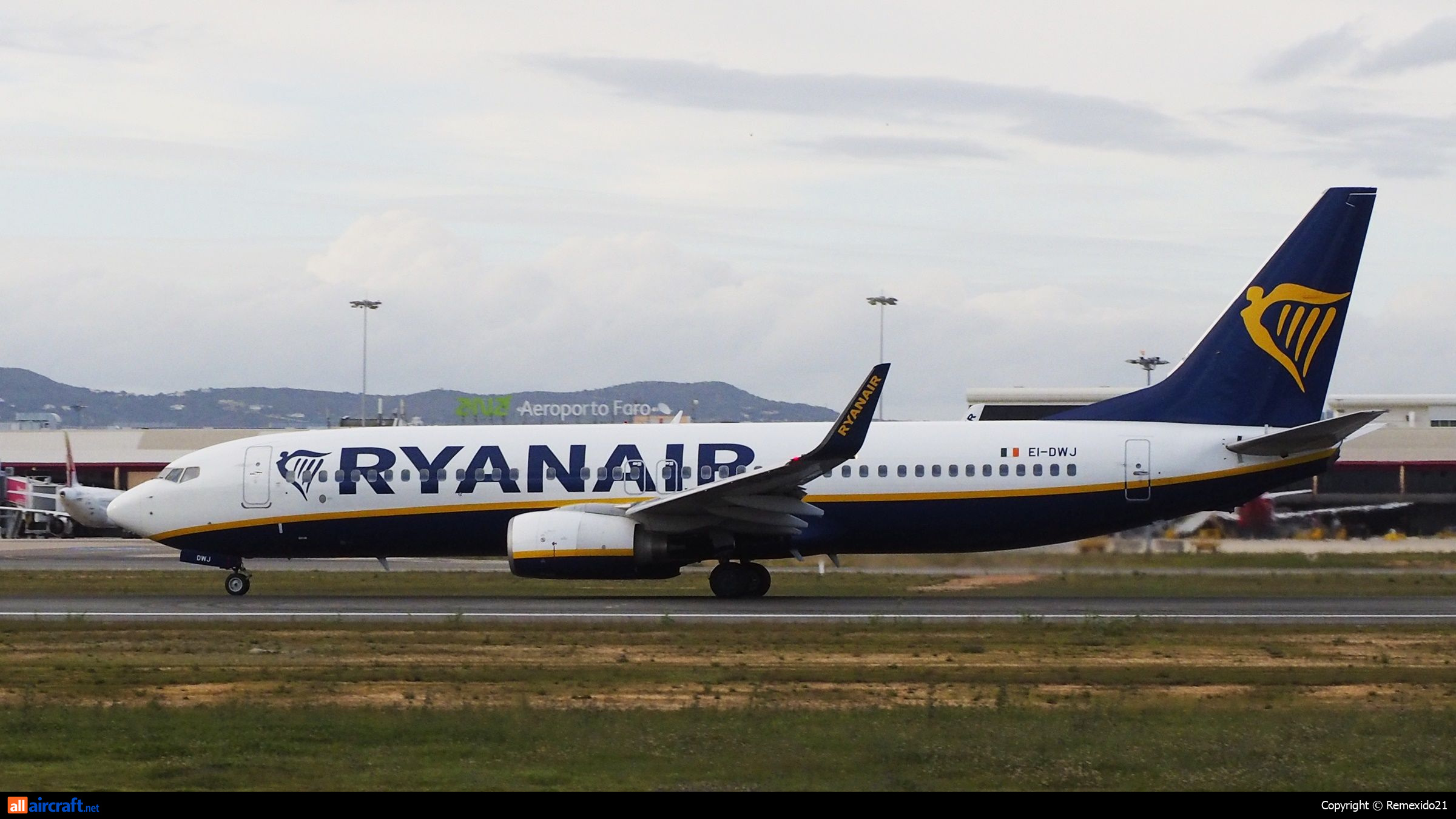 EI-DWJ · Boeing 737-8AS(WL) · (FAO / LPFR)