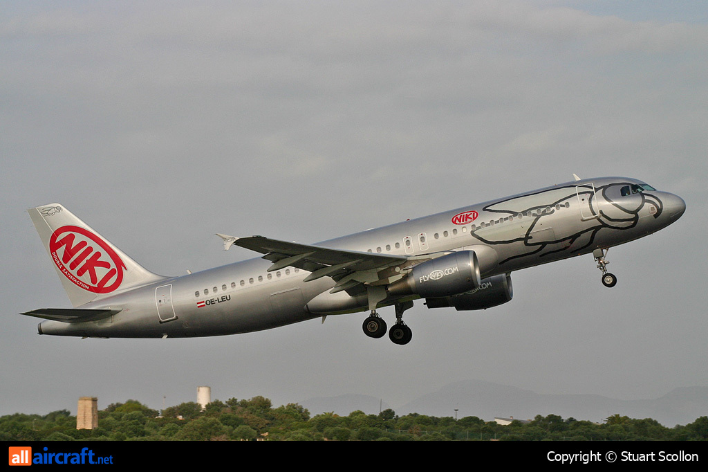 OE-LEU · Airbus A320-214 · (PMI / LEPA / LESJ)