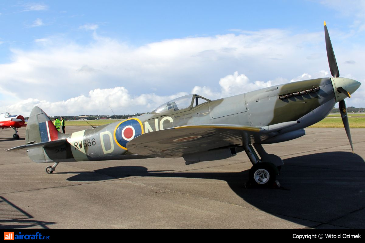 SE-BIR · Supermarine 361 Spitfire LF16E · (SVG / ENZV)
