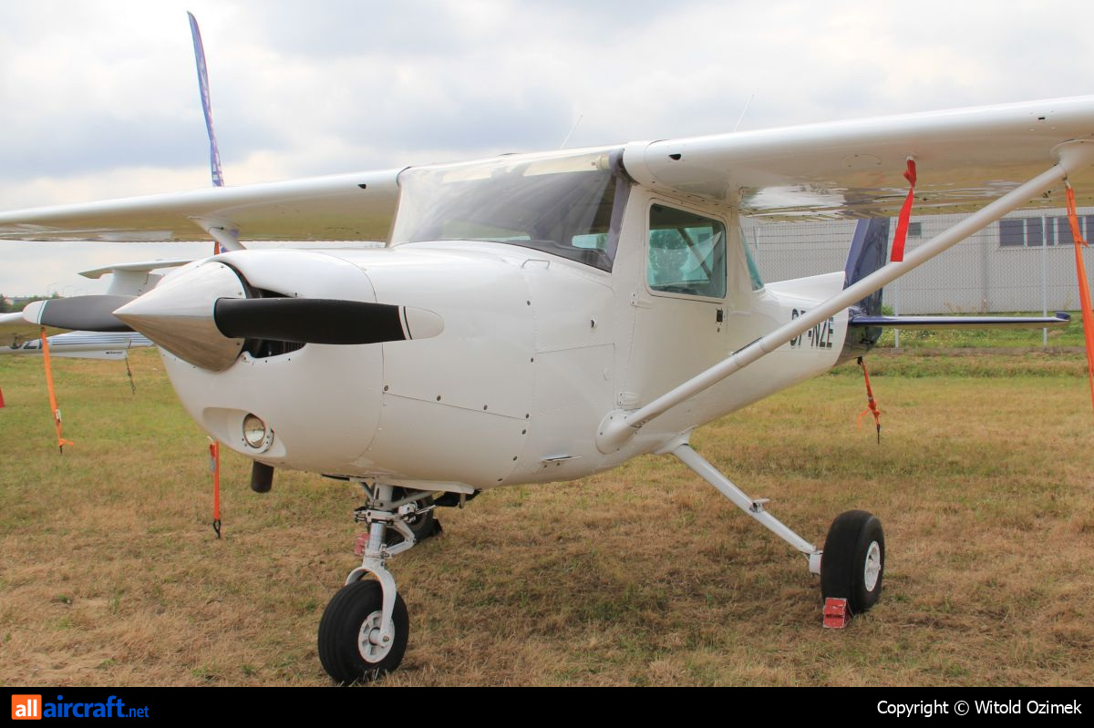 SP-NZE · Cessna 152 · (EPML)