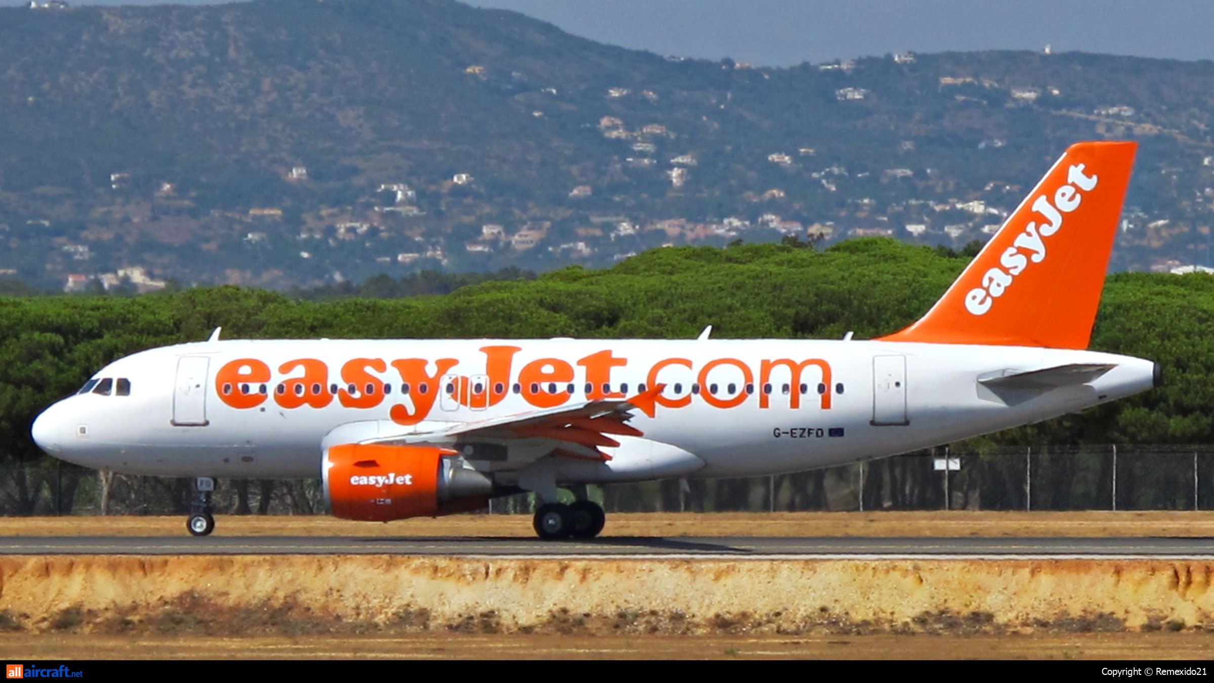 G-EZFD · Airbus A319-111 · (FAO / LPFR)