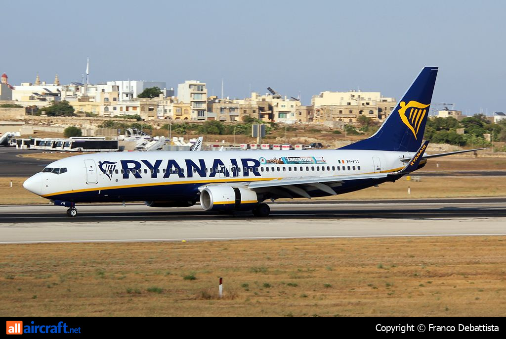 EI-FIT · Boeing 737-8AS(WL) · (MLA / LMML)