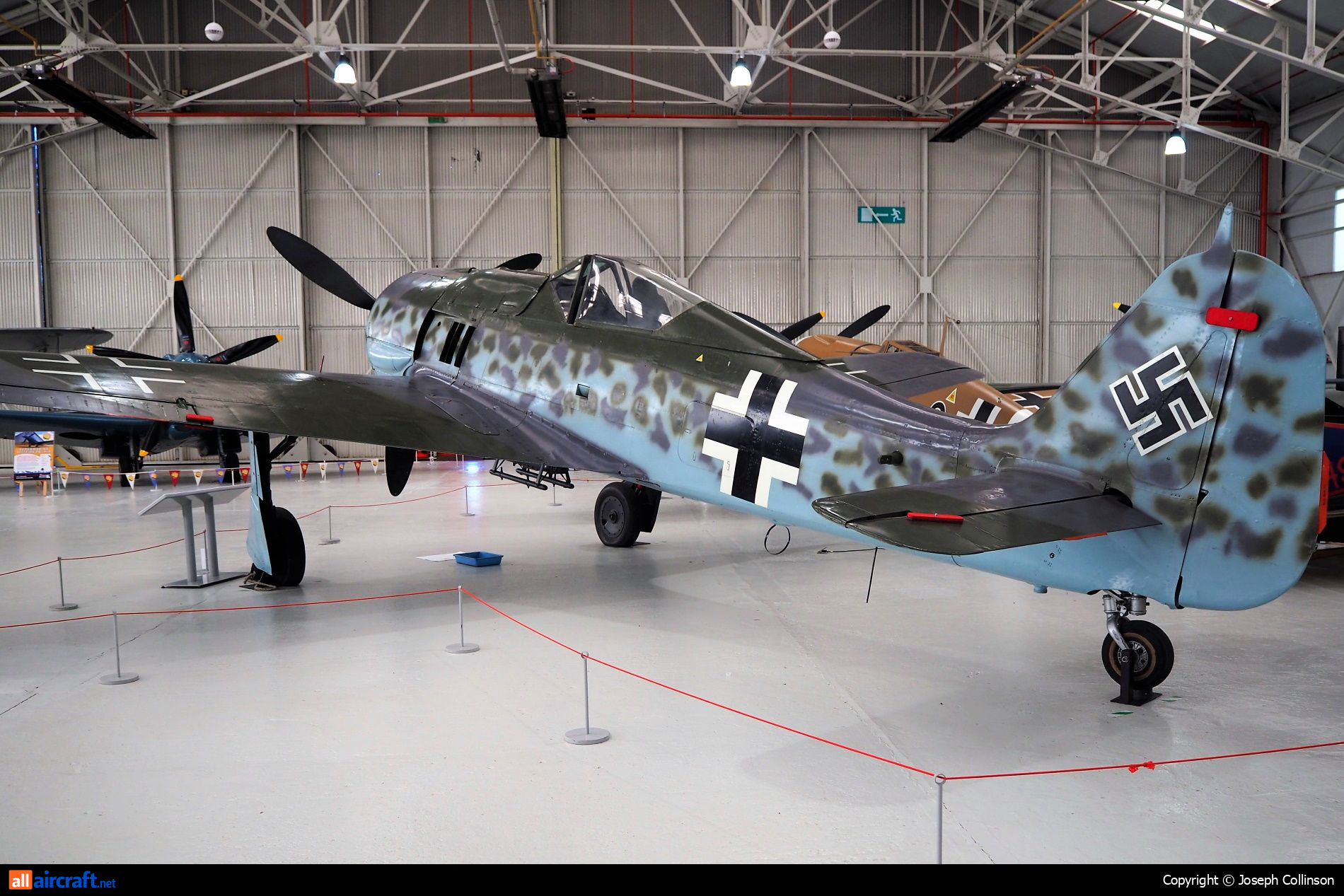 733682 · Focke-Wulf Fw190A-8 · (EGWC)