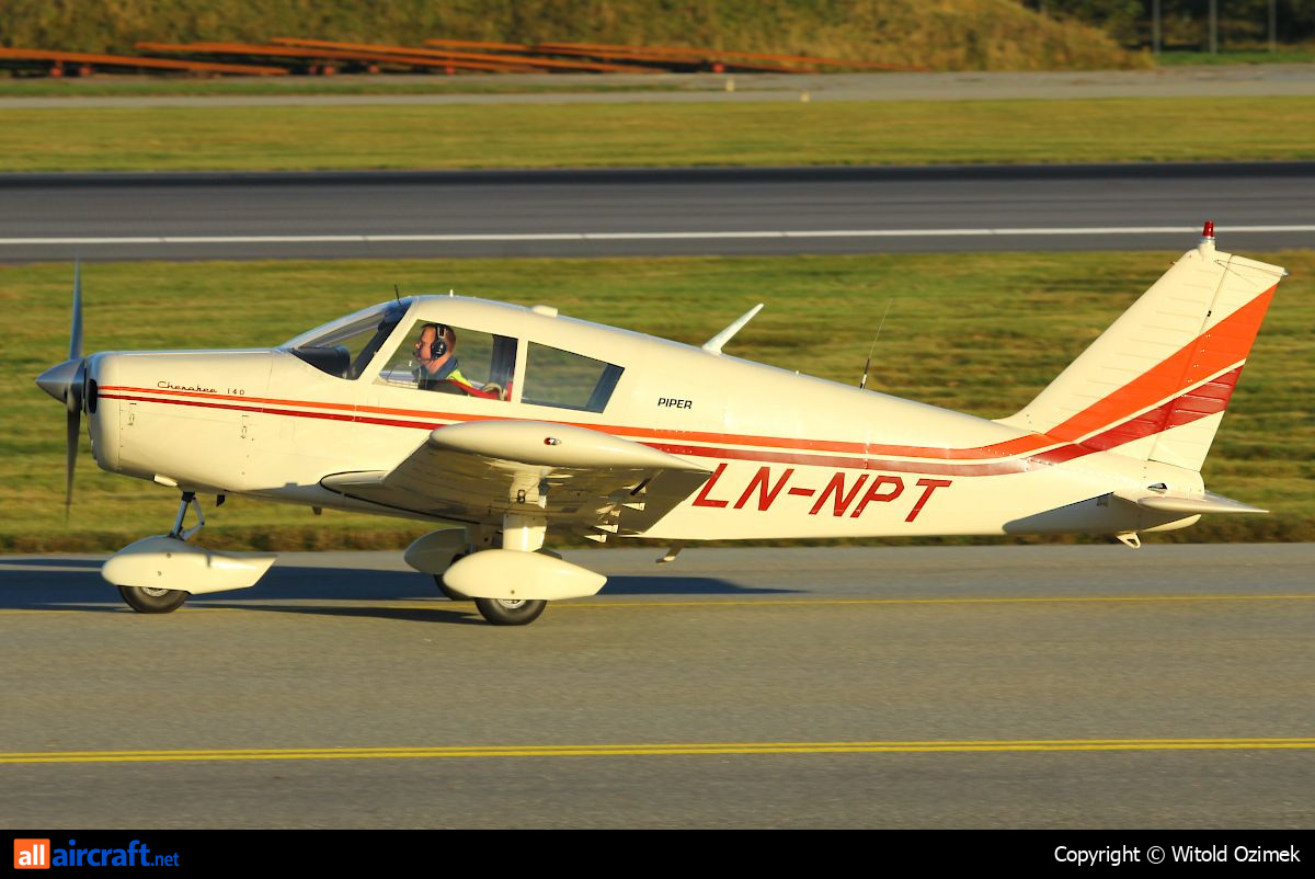 LN-NPT · Piper PA-28-140 Cherokee · (SVG / ENZV)