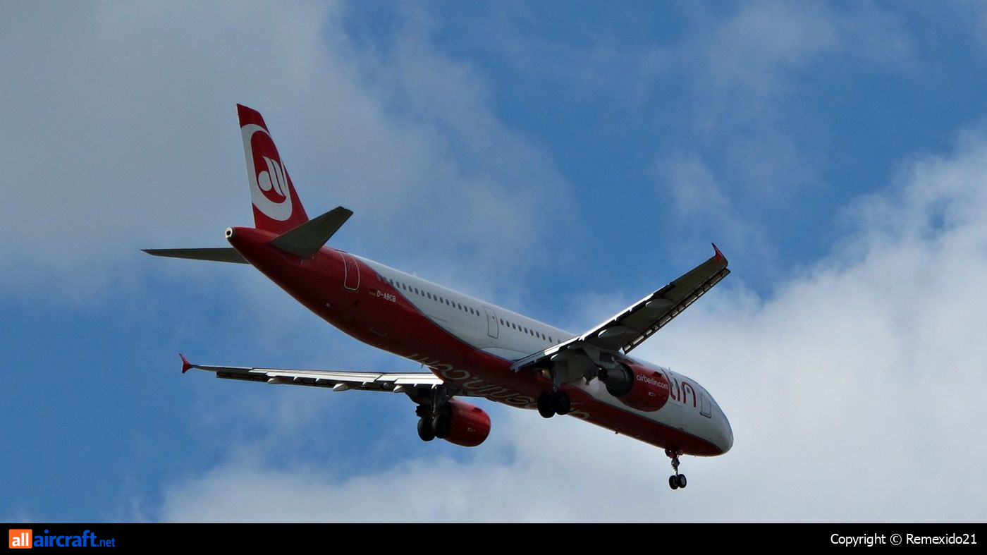 D-ABCB · Airbus A321-211 · (FAO / LPFR)
