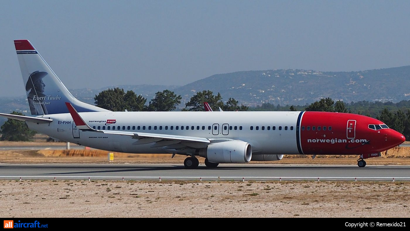 EI-FHH · Boeing 737-8FZ(WL) · (FAO / LPFR)