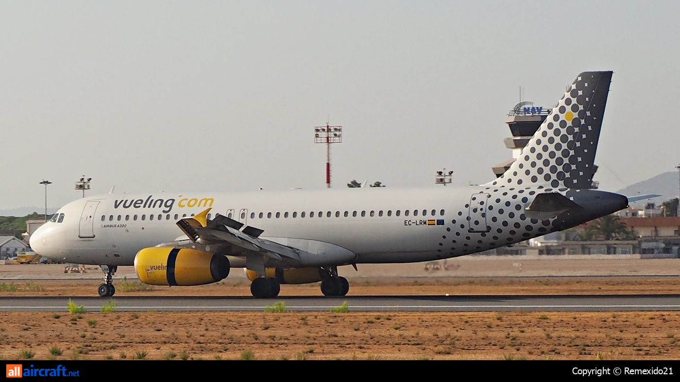 EC-LRM · Airbus A320-232 · (FAO / LPFR)