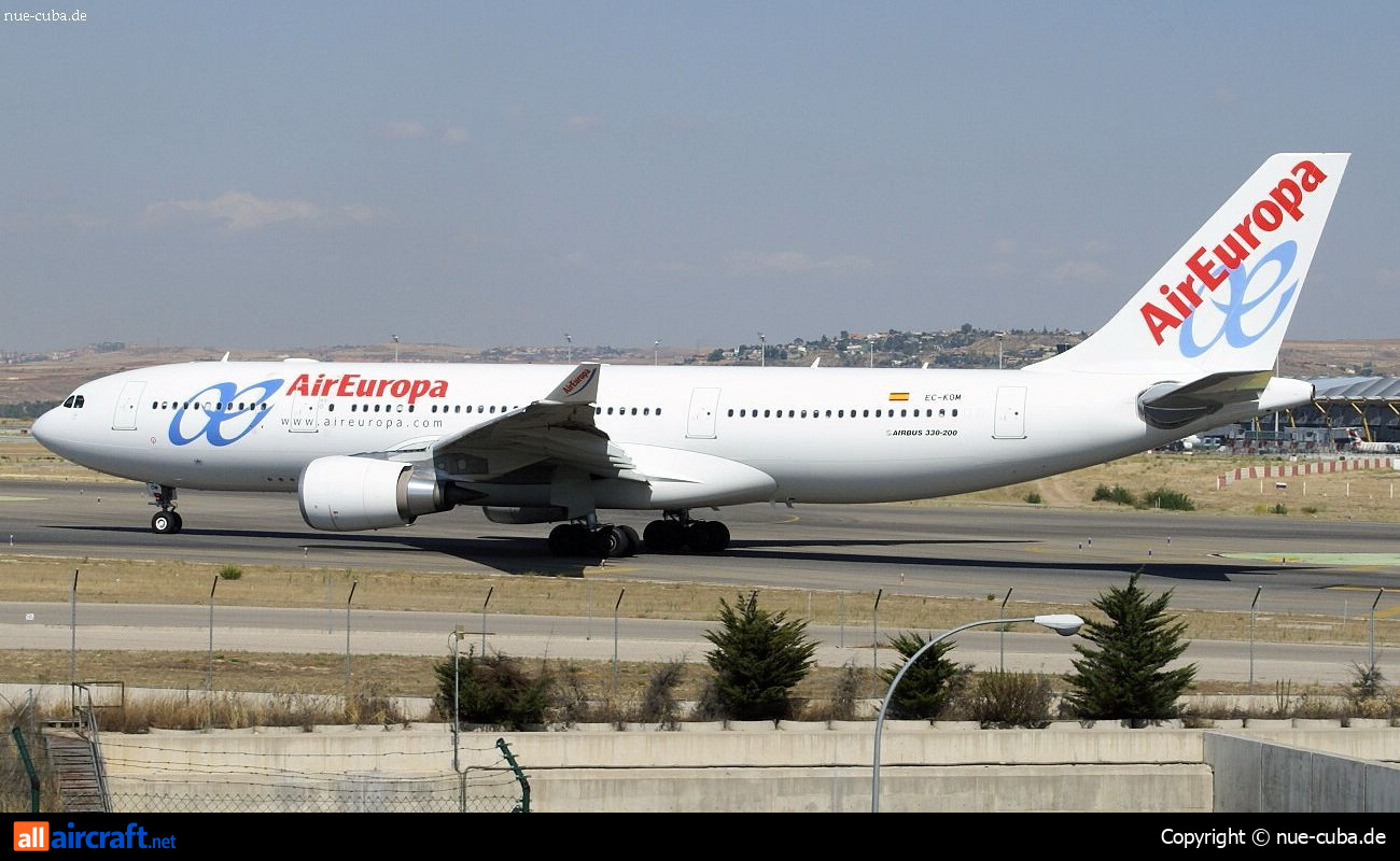 EC-KOM · Airbus A330-202 · (MAD / LEMD)