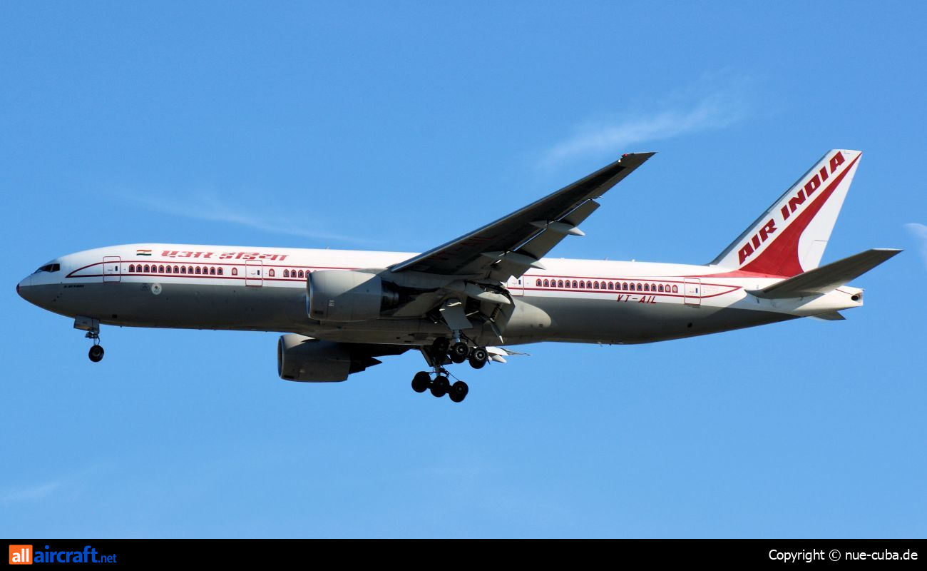 VT-AIL · Boeing 777-222/ER · (YYZ / CYYZ)