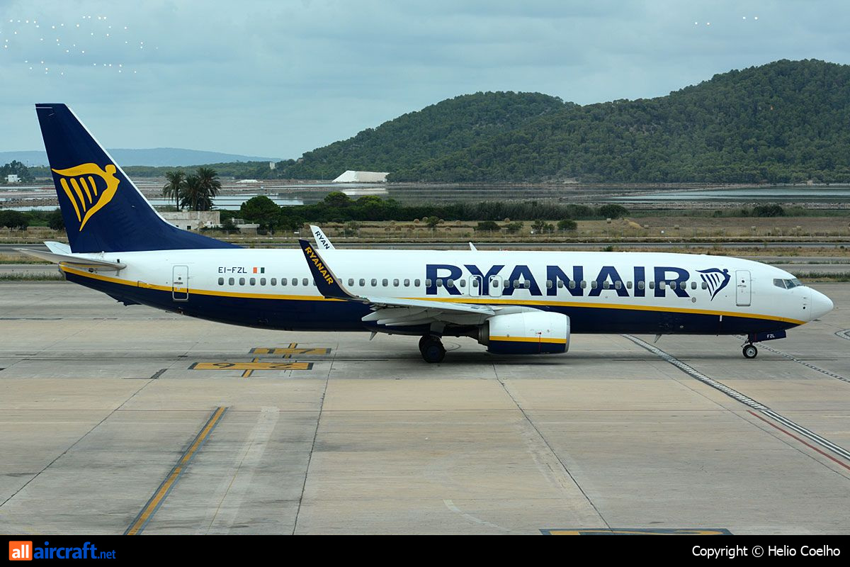 EI-FZL · Boeing 737-8AS(WL) · (IBZ / LEIB)