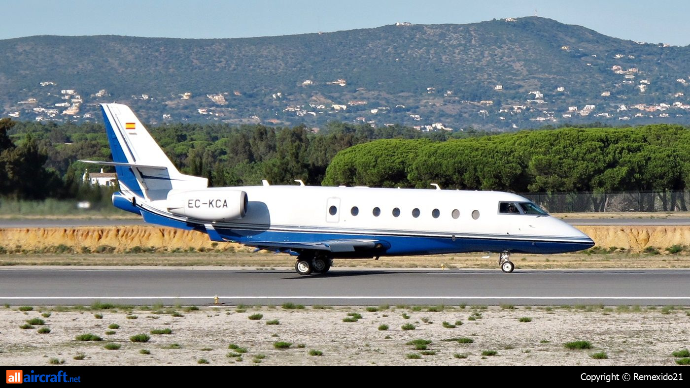 EC-KCA · Gulfstream G200 · (FAO / LPFR)