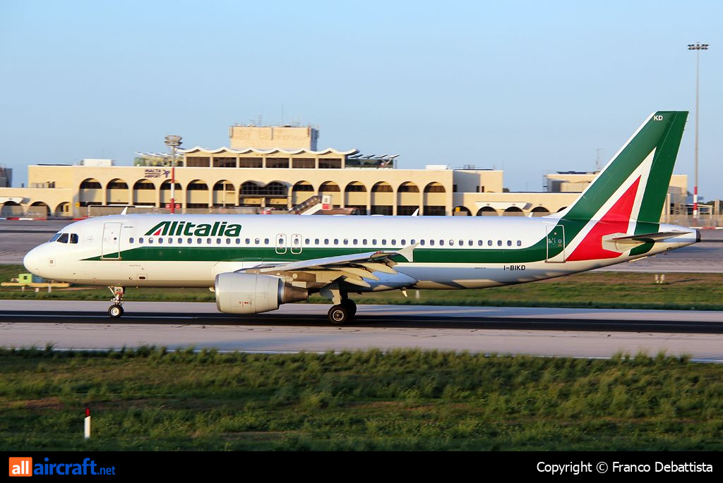 I-BIKD · Airbus A320-214 · (MLA / LMML)