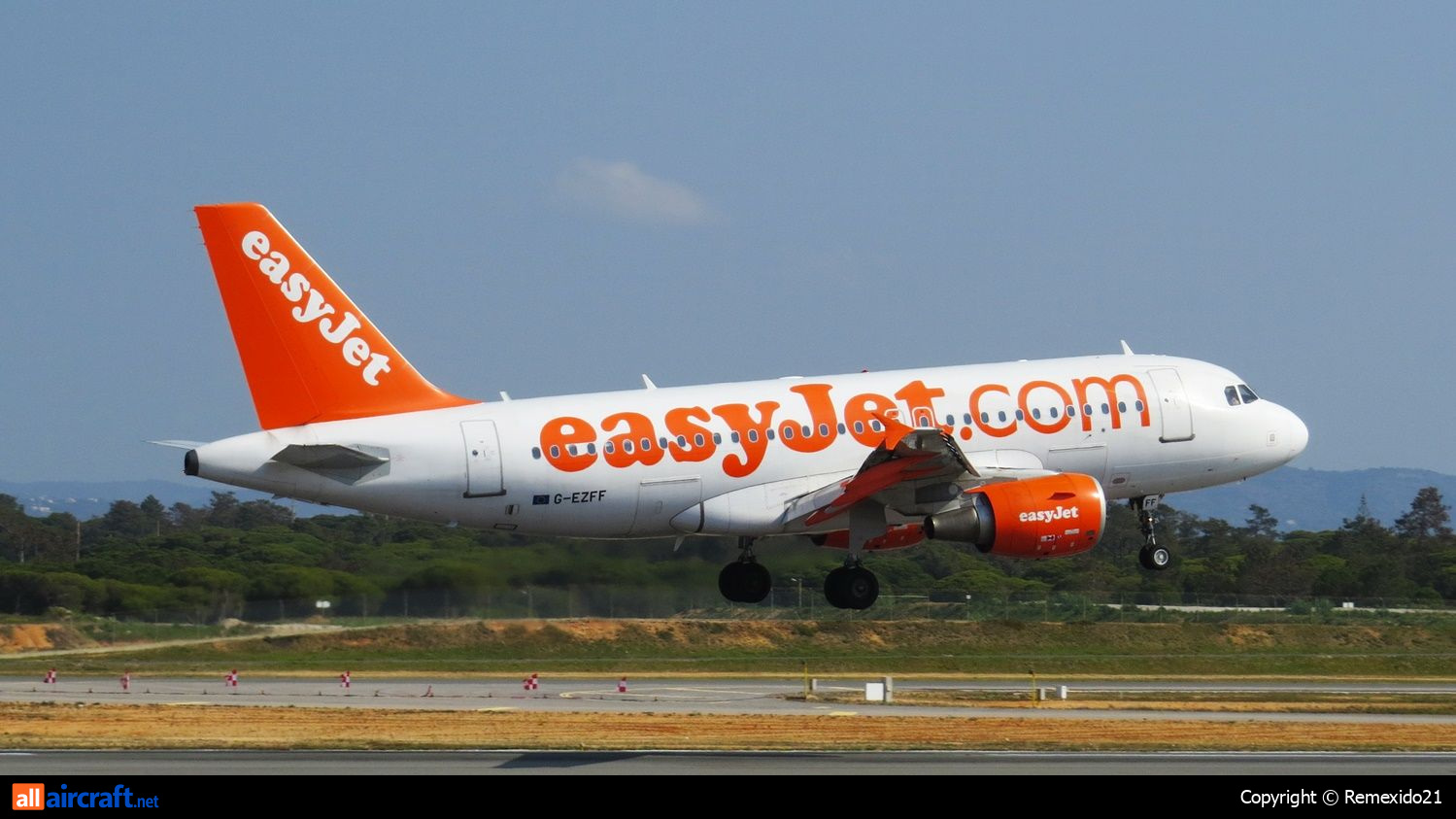 G-EZFF · Airbus A319-111 · (FAO / LPFR)