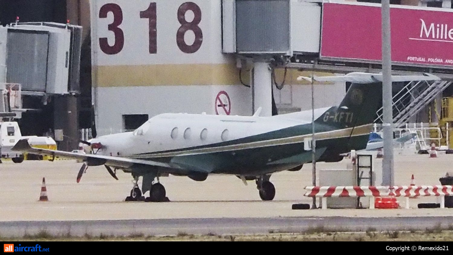 G-KFTI · Pilatus PC-12/47E · (FAO/LPFR)