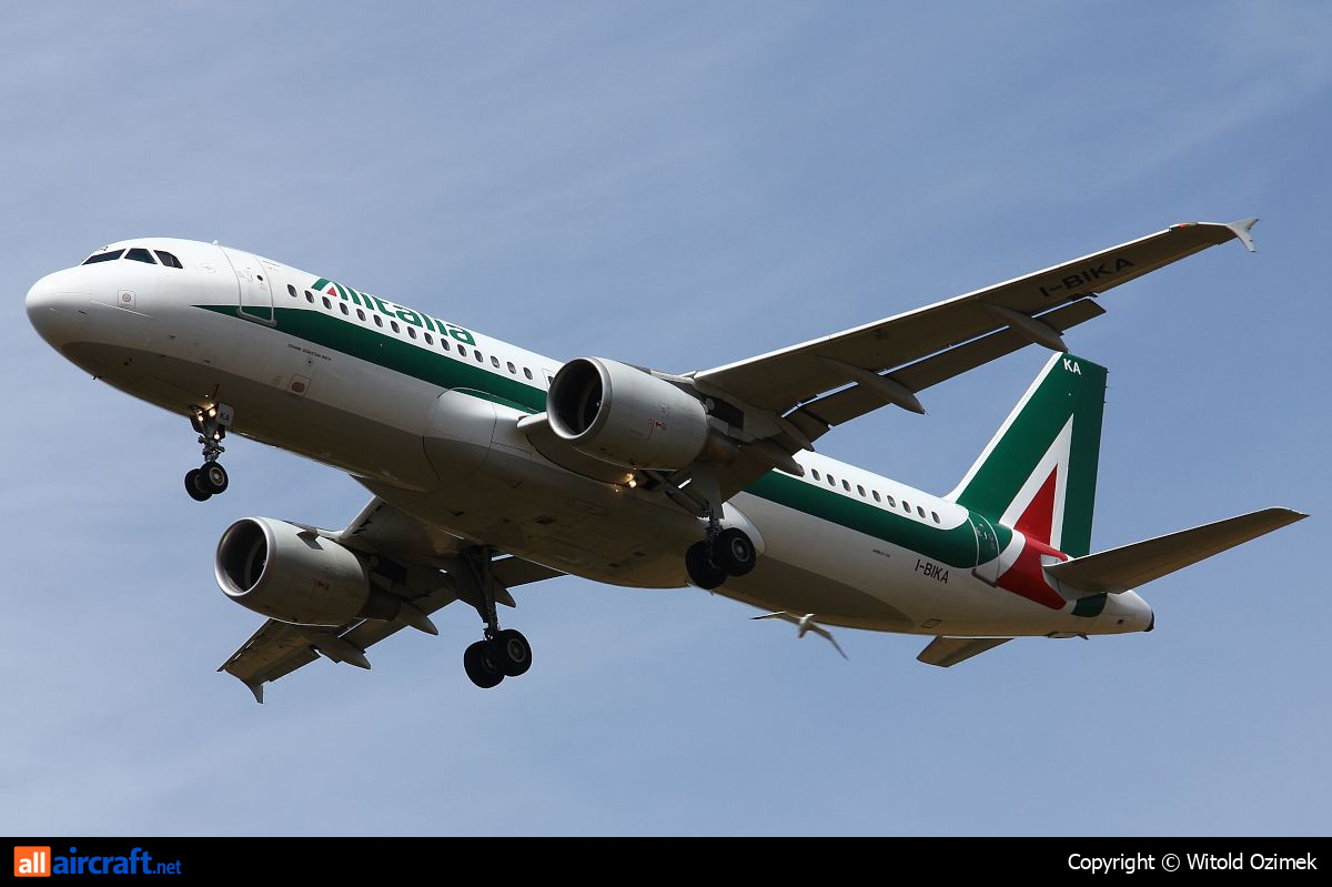 I-BIKA · Airbus A320-214 · (FCO / LIRF)