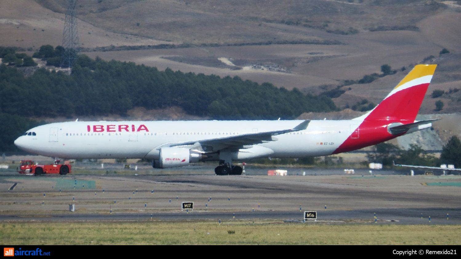 EC-LZX · Airbus A330-302 · (MAD / LEMD)