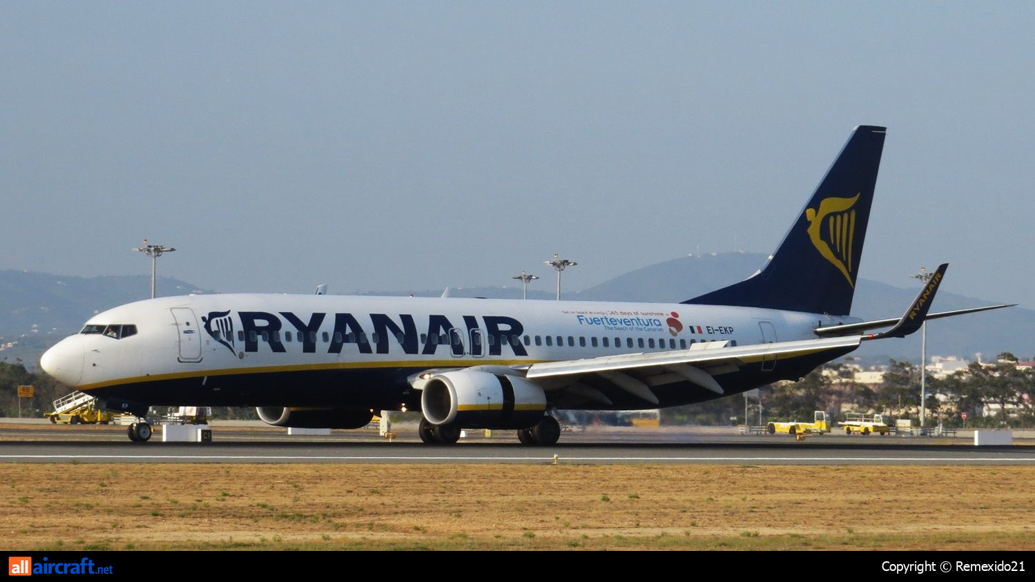EI-EKP · Boeing 737-8AS(WL) · (FAO / LPFR)