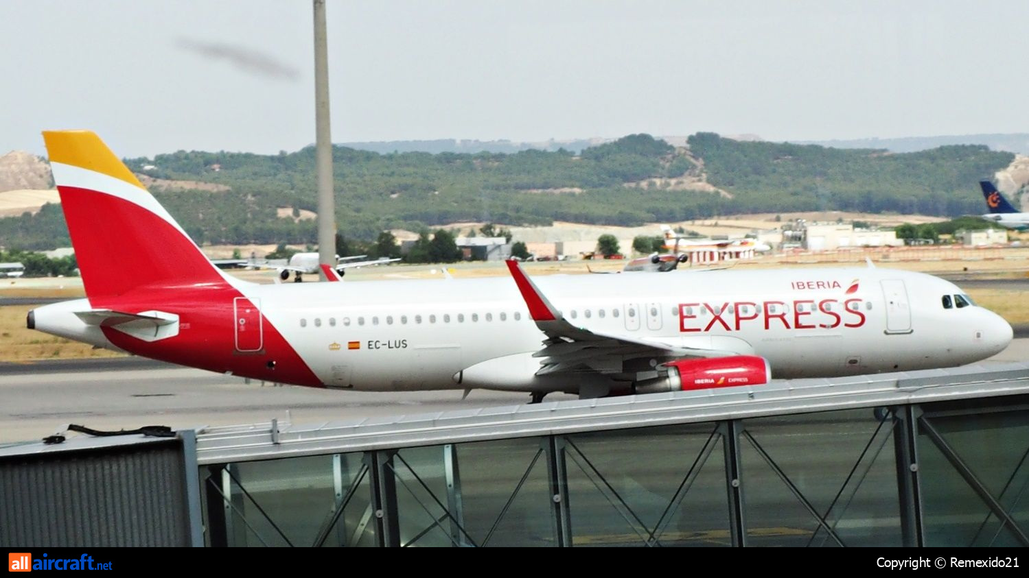 EC-LUS · Airbus A320-216(WL) · (MAD / LEMD)
