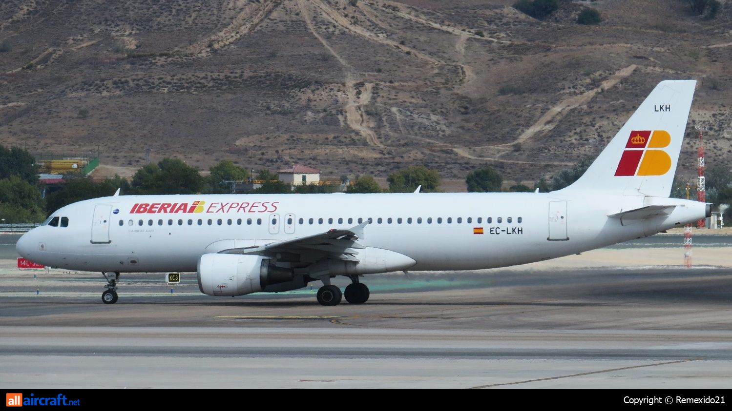 EC-LKH · Airbus A320-214 · (MAD / LEMD)