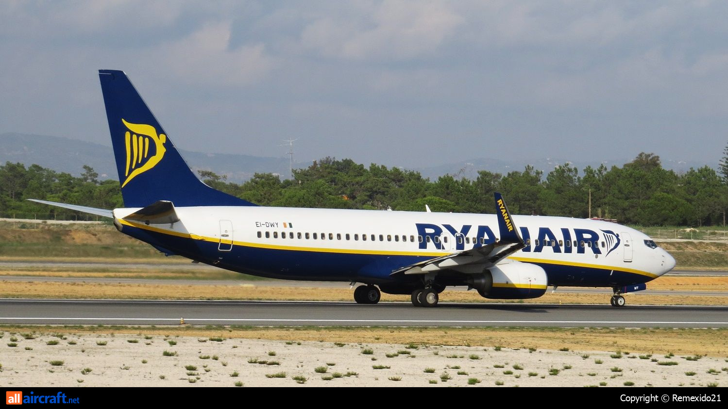 EI-DWY · Boeing 737-8AS(WL) · (FAO / LPFR)