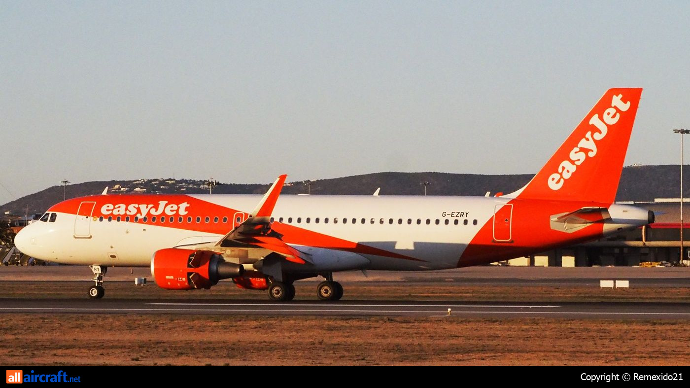 G-EZRY · Airbus A320-214(WL) · (FAO / LPFR)