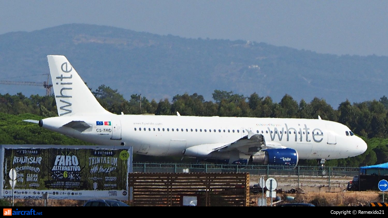 CS-TRO · Airbus A320-214 · (FAO / LPFR)