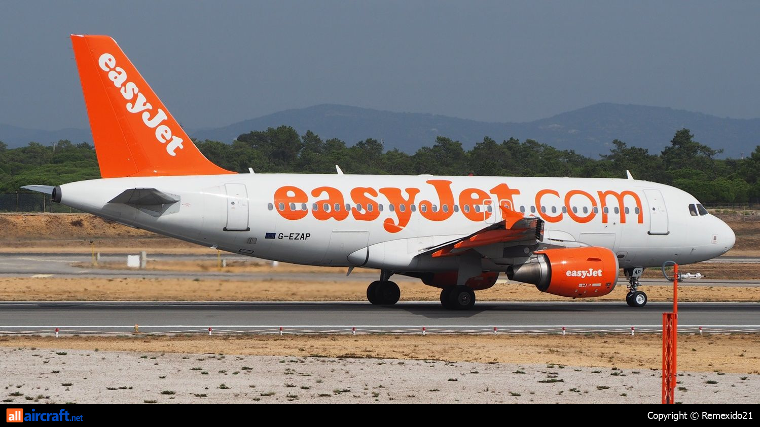 G-EZAP · Airbus A319-111 · (FAO / LPFR)