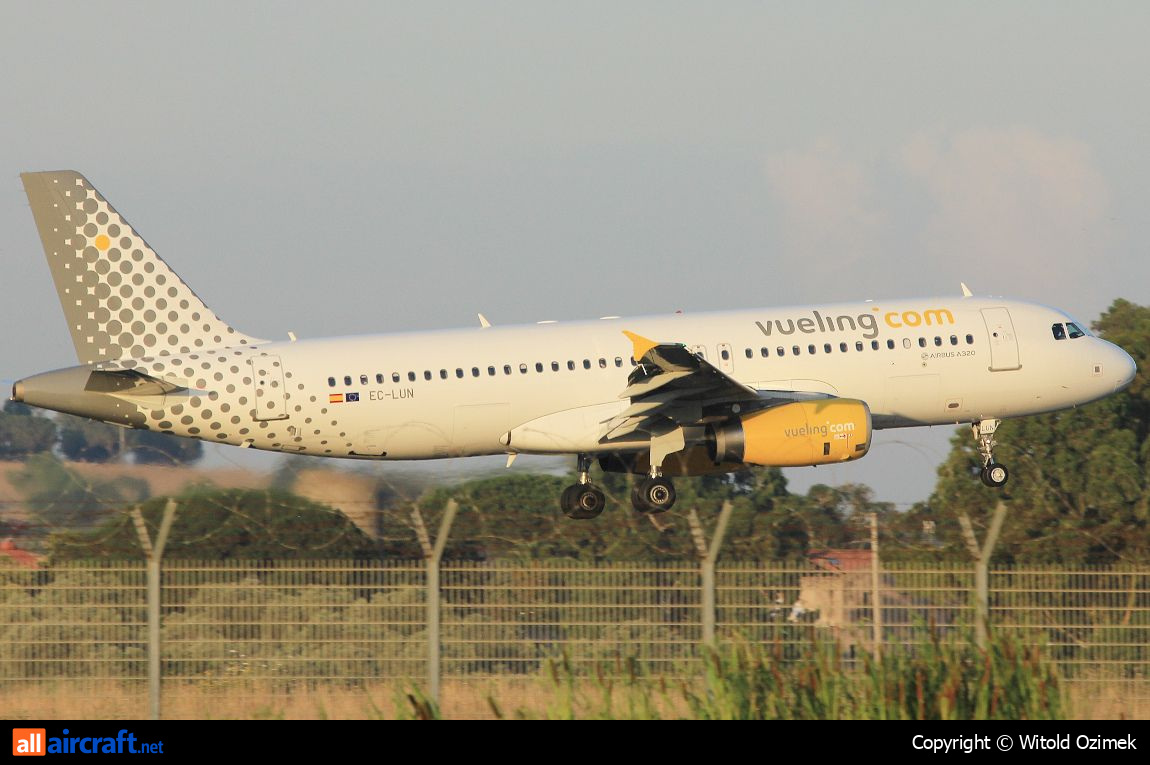 EC-LUN · Airbus A320-232 · (FCO / LIRF)