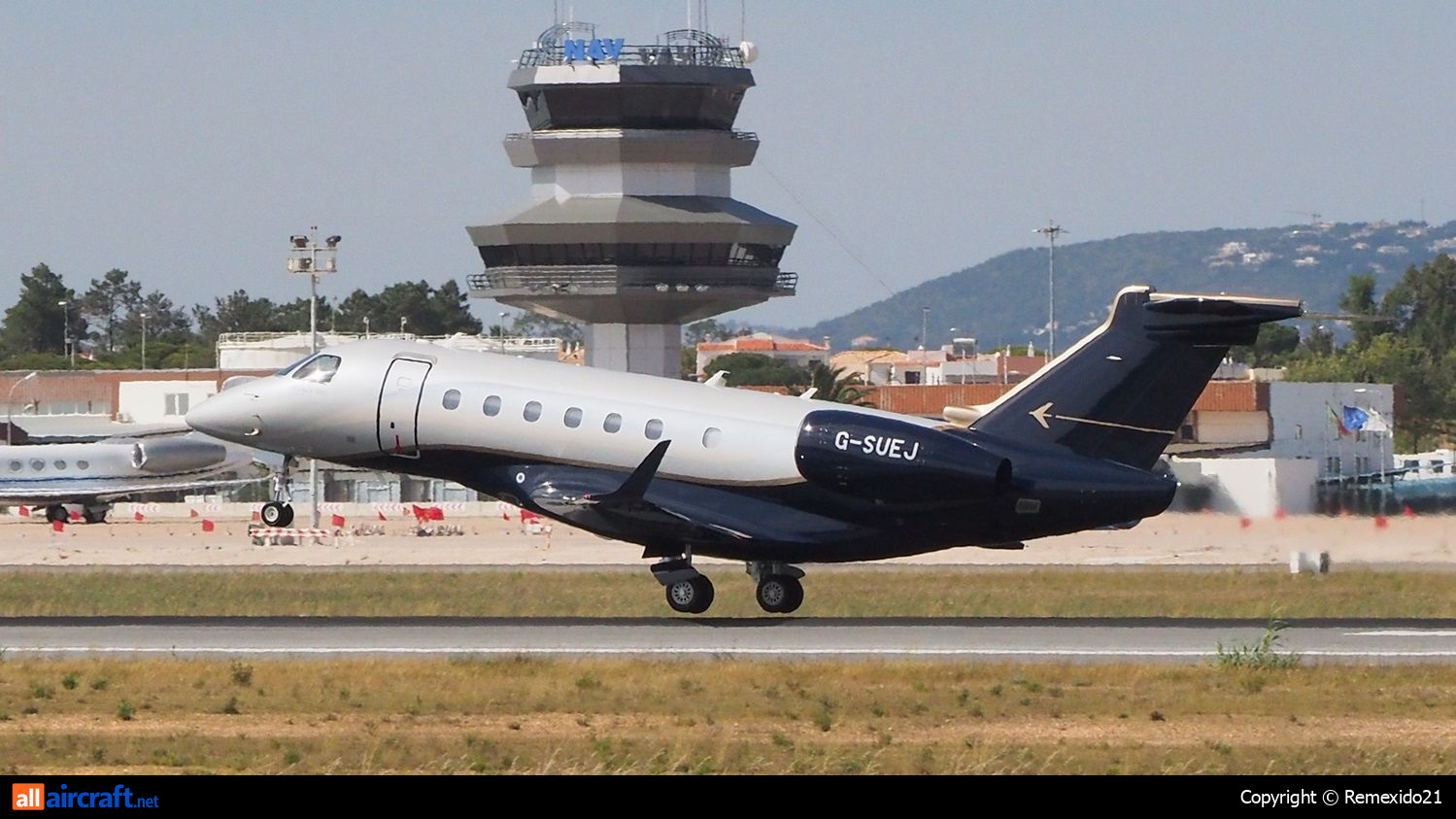 G-SUEJ · Embraer EMB-550 Legacy 500 · (FAO / LPFR)