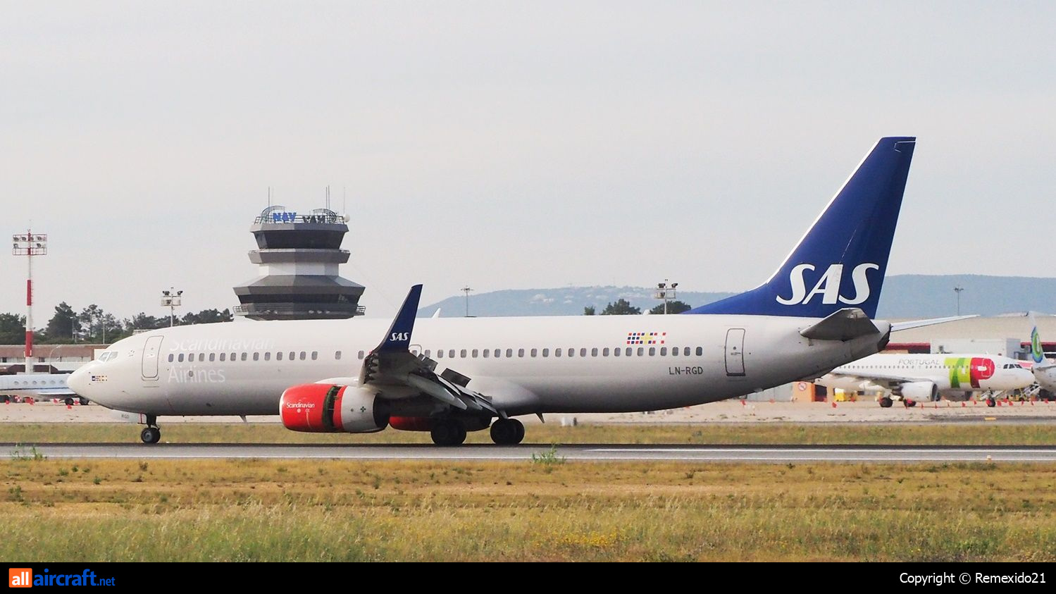 LN-RGD · Boeing 737-86N(WL) · (FAO / LPFR)