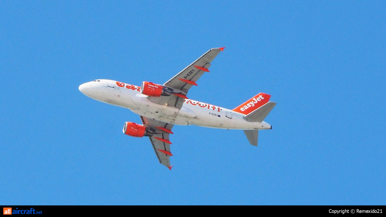 G-EZEY · Airbus A319-111 · (FAO / LPFR)